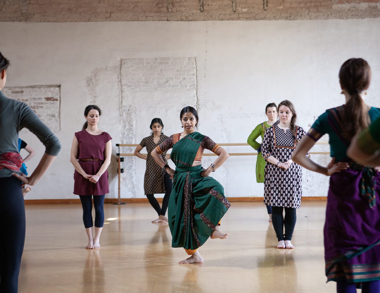 Apoorva Jayaraman draped in a bespoke Bharatanatyam practice saree crafted by Design with Saa. Photographed by Giorgio Schirato