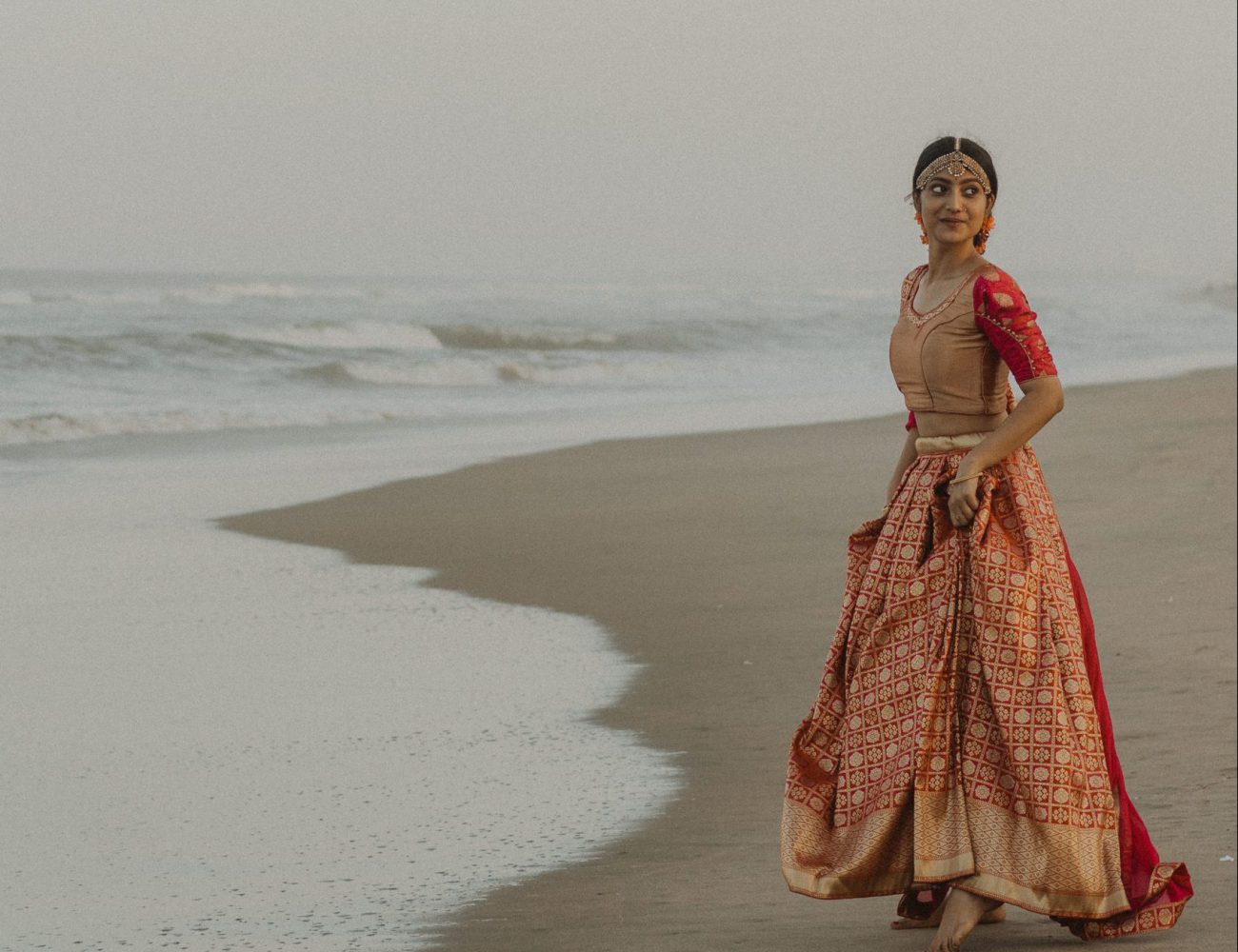 Pictures from “The Bride”, a collaborative project by Design with Saa with Janani Alagarsamy (model), Shweta Balaji (photographer) and Jayashree (Makeup & Hair artist)